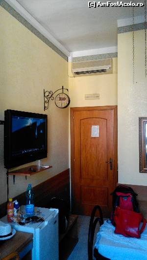 [P01] interior camera hotel Viennese Due » foto by vali65
 - 
<span class="allrVoted glyphicon glyphicon-heart hidden" id="av640421"></span>
<a class="m-l-10 hidden" id="sv640421" onclick="voting_Foto_DelVot(,640421,18829)" role="button">șterge vot <span class="glyphicon glyphicon-remove"></span></a>
<a id="v9640421" class=" c-red"  onclick="voting_Foto_SetVot(640421)" role="button"><span class="glyphicon glyphicon-heart-empty"></span> <b>LIKE</b> = Votează poza</a> <img class="hidden"  id="f640421W9" src="/imagini/loader.gif" border="0" /><span class="AjErrMes hidden" id="e640421ErM"></span>