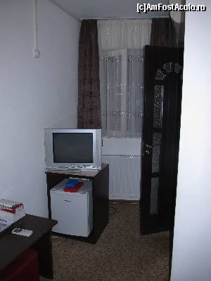 [P07] Hotel Basarab-televizor, racitor, usa de la baie in dreapta » foto by luciaoradea
 - 
<span class="allrVoted glyphicon glyphicon-heart hidden" id="av640885"></span>
<a class="m-l-10 hidden" id="sv640885" onclick="voting_Foto_DelVot(,640885,18839)" role="button">șterge vot <span class="glyphicon glyphicon-remove"></span></a>
<a id="v9640885" class=" c-red"  onclick="voting_Foto_SetVot(640885)" role="button"><span class="glyphicon glyphicon-heart-empty"></span> <b>LIKE</b> = Votează poza</a> <img class="hidden"  id="f640885W9" src="/imagini/loader.gif" border="0" /><span class="AjErrMes hidden" id="e640885ErM"></span>