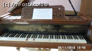 [P18] Pianul din cazinou » foto by ungureanica
 - 
<span class="allrVoted glyphicon glyphicon-heart hidden" id="av959911"></span>
<a class="m-l-10 hidden" id="sv959911" onclick="voting_Foto_DelVot(,959911,18859)" role="button">șterge vot <span class="glyphicon glyphicon-remove"></span></a>
<a id="v9959911" class=" c-red"  onclick="voting_Foto_SetVot(959911)" role="button"><span class="glyphicon glyphicon-heart-empty"></span> <b>LIKE</b> = Votează poza</a> <img class="hidden"  id="f959911W9" src="/imagini/loader.gif" border="0" /><span class="AjErrMes hidden" id="e959911ErM"></span>