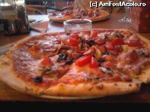 [P01] Pizza la Terasa Maria, mare si buna.  » foto by Cristicop
 - 
<span class="allrVoted glyphicon glyphicon-heart hidden" id="av536996"></span>
<a class="m-l-10 hidden" id="sv536996" onclick="voting_Foto_DelVot(,536996,18876)" role="button">șterge vot <span class="glyphicon glyphicon-remove"></span></a>
<a id="v9536996" class=" c-red"  onclick="voting_Foto_SetVot(536996)" role="button"><span class="glyphicon glyphicon-heart-empty"></span> <b>LIKE</b> = Votează poza</a> <img class="hidden"  id="f536996W9" src="/imagini/loader.gif" border="0" /><span class="AjErrMes hidden" id="e536996ErM"></span>