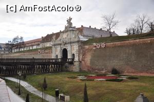[P07] Cetatea Alba Carolina-Poarta III - podul mobil » foto by danup
 - 
<span class="allrVoted glyphicon glyphicon-heart hidden" id="av714424"></span>
<a class="m-l-10 hidden" id="sv714424" onclick="voting_Foto_DelVot(,714424,18888)" role="button">șterge vot <span class="glyphicon glyphicon-remove"></span></a>
<a id="v9714424" class=" c-red"  onclick="voting_Foto_SetVot(714424)" role="button"><span class="glyphicon glyphicon-heart-empty"></span> <b>LIKE</b> = Votează poza</a> <img class="hidden"  id="f714424W9" src="/imagini/loader.gif" border="0" /><span class="AjErrMes hidden" id="e714424ErM"></span>