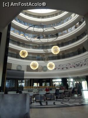 [P02] hotel <strong>Port River receptie cu luminator si candelabru wow</strong> » foto by ile57b
 - 
<span class="allrVoted glyphicon glyphicon-heart hidden" id="av1359058"></span>
<a class="m-l-10 hidden" id="sv1359058" onclick="voting_Foto_DelVot(,1359058,18892)" role="button">șterge vot <span class="glyphicon glyphicon-remove"></span></a>
<a id="v91359058" class=" c-red"  onclick="voting_Foto_SetVot(1359058)" role="button"><span class="glyphicon glyphicon-heart-empty"></span> <b>LIKE</b> = Votează poza</a> <img class="hidden"  id="f1359058W9" src="/imagini/loader.gif" border="0" /><span class="AjErrMes hidden" id="e1359058ErM"></span>