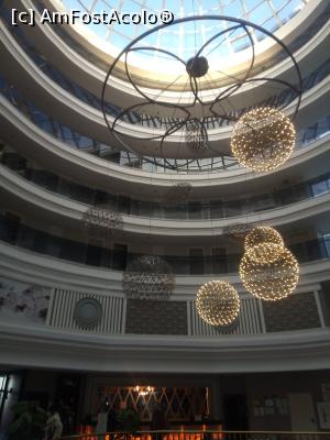 [P05] hotel <strong>Port River receptie cu luminator si candelabru wow</strong> » foto by ile57b
 - 
<span class="allrVoted glyphicon glyphicon-heart hidden" id="av1359061"></span>
<a class="m-l-10 hidden" id="sv1359061" onclick="voting_Foto_DelVot(,1359061,18892)" role="button">șterge vot <span class="glyphicon glyphicon-remove"></span></a>
<a id="v91359061" class=" c-red"  onclick="voting_Foto_SetVot(1359061)" role="button"><span class="glyphicon glyphicon-heart-empty"></span> <b>LIKE</b> = Votează poza</a> <img class="hidden"  id="f1359061W9" src="/imagini/loader.gif" border="0" /><span class="AjErrMes hidden" id="e1359061ErM"></span>