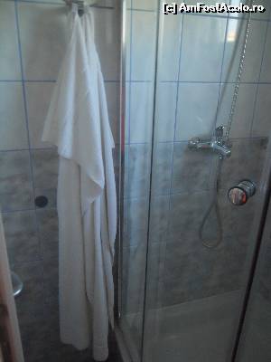 [P09] prosoapele imense de corp :) schimbate aproape zilnic fara sa cerem.  » foto by alle4295
 - 
<span class="allrVoted glyphicon glyphicon-heart hidden" id="av645280"></span>
<a class="m-l-10 hidden" id="sv645280" onclick="voting_Foto_DelVot(,645280,18898)" role="button">șterge vot <span class="glyphicon glyphicon-remove"></span></a>
<a id="v9645280" class=" c-red"  onclick="voting_Foto_SetVot(645280)" role="button"><span class="glyphicon glyphicon-heart-empty"></span> <b>LIKE</b> = Votează poza</a> <img class="hidden"  id="f645280W9" src="/imagini/loader.gif" border="0" /><span class="AjErrMes hidden" id="e645280ErM"></span>
