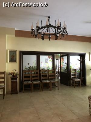 [P13] Prin lobby » foto by krisstinna
 - 
<span class="allrVoted glyphicon glyphicon-heart hidden" id="av1193036"></span>
<a class="m-l-10 hidden" id="sv1193036" onclick="voting_Foto_DelVot(,1193036,18901)" role="button">șterge vot <span class="glyphicon glyphicon-remove"></span></a>
<a id="v91193036" class=" c-red"  onclick="voting_Foto_SetVot(1193036)" role="button"><span class="glyphicon glyphicon-heart-empty"></span> <b>LIKE</b> = Votează poza</a> <img class="hidden"  id="f1193036W9" src="/imagini/loader.gif" border="0" /><span class="AjErrMes hidden" id="e1193036ErM"></span>