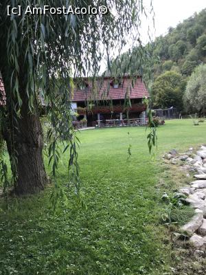 [P30] Casa gazdelor » foto by krisstinna
 - 
<span class="allrVoted glyphicon glyphicon-heart hidden" id="av1193053"></span>
<a class="m-l-10 hidden" id="sv1193053" onclick="voting_Foto_DelVot(,1193053,18901)" role="button">șterge vot <span class="glyphicon glyphicon-remove"></span></a>
<a id="v91193053" class=" c-red"  onclick="voting_Foto_SetVot(1193053)" role="button"><span class="glyphicon glyphicon-heart-empty"></span> <b>LIKE</b> = Votează poza</a> <img class="hidden"  id="f1193053W9" src="/imagini/loader.gif" border="0" /><span class="AjErrMes hidden" id="e1193053ErM"></span>