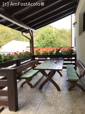 [P44] Pe terasă » foto by krisstinna
 - 
<span class="allrVoted glyphicon glyphicon-heart hidden" id="av1193067"></span>
<a class="m-l-10 hidden" id="sv1193067" onclick="voting_Foto_DelVot(,1193067,18901)" role="button">șterge vot <span class="glyphicon glyphicon-remove"></span></a>
<a id="v91193067" class=" c-red"  onclick="voting_Foto_SetVot(1193067)" role="button"><span class="glyphicon glyphicon-heart-empty"></span> <b>LIKE</b> = Votează poza</a> <img class="hidden"  id="f1193067W9" src="/imagini/loader.gif" border="0" /><span class="AjErrMes hidden" id="e1193067ErM"></span>