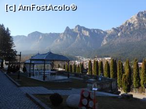 [P05] Bușteni - Castelul Cantacuzino. Caraimanul văzut de pe terasă.  » foto by iulianic
 - 
<span class="allrVoted glyphicon glyphicon-heart hidden" id="av1033681"></span>
<a class="m-l-10 hidden" id="sv1033681" onclick="voting_Foto_DelVot(,1033681,18916)" role="button">șterge vot <span class="glyphicon glyphicon-remove"></span></a>
<a id="v91033681" class=" c-red"  onclick="voting_Foto_SetVot(1033681)" role="button"><span class="glyphicon glyphicon-heart-empty"></span> <b>LIKE</b> = Votează poza</a> <img class="hidden"  id="f1033681W9" src="/imagini/loader.gif" border="0" /><span class="AjErrMes hidden" id="e1033681ErM"></span>