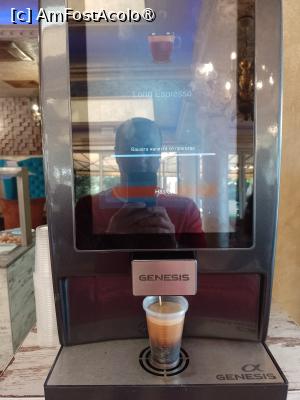 [P13] Cafea excelenta,se putea servi in cesti de portelan sau pahare de plastic in cazul ca doresti sa-ti iei o cafea in camera sau sa o savurezi in drum spre plaja. » foto by PiticVerde
 - 
<span class="allrVoted glyphicon glyphicon-heart hidden" id="av1394426"></span>
<a class="m-l-10 hidden" id="sv1394426" onclick="voting_Foto_DelVot(,1394426,19057)" role="button">șterge vot <span class="glyphicon glyphicon-remove"></span></a>
<a id="v91394426" class=" c-red"  onclick="voting_Foto_SetVot(1394426)" role="button"><span class="glyphicon glyphicon-heart-empty"></span> <b>LIKE</b> = Votează poza</a> <img class="hidden"  id="f1394426W9" src="/imagini/loader.gif" border="0" /><span class="AjErrMes hidden" id="e1394426ErM"></span>
