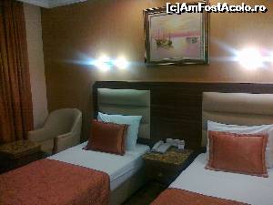 [P03] Istanbul Hotel Ephesus - camera » foto by calator2000
 - 
<span class="allrVoted glyphicon glyphicon-heart hidden" id="av659913"></span>
<a class="m-l-10 hidden" id="sv659913" onclick="voting_Foto_DelVot(,659913,19199)" role="button">șterge vot <span class="glyphicon glyphicon-remove"></span></a>
<a id="v9659913" class=" c-red"  onclick="voting_Foto_SetVot(659913)" role="button"><span class="glyphicon glyphicon-heart-empty"></span> <b>LIKE</b> = Votează poza</a> <img class="hidden"  id="f659913W9" src="/imagini/loader.gif" border="0" /><span class="AjErrMes hidden" id="e659913ErM"></span>