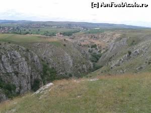 [P03] Cheile iar in spate satul Tureni » foto by spiros
 - 
<span class="allrVoted glyphicon glyphicon-heart hidden" id="av629354"></span>
<a class="m-l-10 hidden" id="sv629354" onclick="voting_Foto_DelVot(,629354,19414)" role="button">șterge vot <span class="glyphicon glyphicon-remove"></span></a>
<a id="v9629354" class=" c-red"  onclick="voting_Foto_SetVot(629354)" role="button"><span class="glyphicon glyphicon-heart-empty"></span> <b>LIKE</b> = Votează poza</a> <img class="hidden"  id="f629354W9" src="/imagini/loader.gif" border="0" /><span class="AjErrMes hidden" id="e629354ErM"></span>