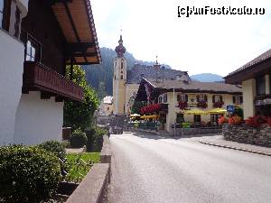 [P110] Austria, Waidring : spre Biserica Sfântul Vituș și Sfântul Nicolae » foto by mariana.olaru
 - 
<span class="allrVoted glyphicon glyphicon-heart hidden" id="av681017"></span>
<a class="m-l-10 hidden" id="sv681017" onclick="voting_Foto_DelVot(,681017,19484)" role="button">șterge vot <span class="glyphicon glyphicon-remove"></span></a>
<a id="v9681017" class=" c-red"  onclick="voting_Foto_SetVot(681017)" role="button"><span class="glyphicon glyphicon-heart-empty"></span> <b>LIKE</b> = Votează poza</a> <img class="hidden"  id="f681017W9" src="/imagini/loader.gif" border="0" /><span class="AjErrMes hidden" id="e681017ErM"></span>