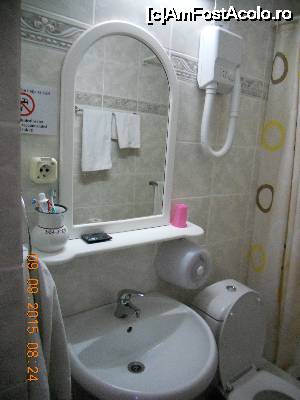 [P10] o parte din baie » foto by zlatna
 - 
<span class="allrVoted glyphicon glyphicon-heart hidden" id="av683250"></span>
<a class="m-l-10 hidden" id="sv683250" onclick="voting_Foto_DelVot(,683250,19523)" role="button">șterge vot <span class="glyphicon glyphicon-remove"></span></a>
<a id="v9683250" class=" c-red"  onclick="voting_Foto_SetVot(683250)" role="button"><span class="glyphicon glyphicon-heart-empty"></span> <b>LIKE</b> = Votează poza</a> <img class="hidden"  id="f683250W9" src="/imagini/loader.gif" border="0" /><span class="AjErrMes hidden" id="e683250ErM"></span>