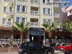 [P01] La intrare în Atlantik Apart Hotel din Altınkum » foto by irinad
 - 
<span class="allrVoted glyphicon glyphicon-heart hidden" id="av688925"></span>
<a class="m-l-10 hidden" id="sv688925" onclick="voting_Foto_DelVot(,688925,19603)" role="button">șterge vot <span class="glyphicon glyphicon-remove"></span></a>
<a id="v9688925" class=" c-red"  onclick="voting_Foto_SetVot(688925)" role="button"><span class="glyphicon glyphicon-heart-empty"></span> <b>LIKE</b> = Votează poza</a> <img class="hidden"  id="f688925W9" src="/imagini/loader.gif" border="0" /><span class="AjErrMes hidden" id="e688925ErM"></span>