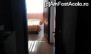[P09] În holul studioului de la Târnovski Dom Guest Rooms, orașul Veiko Rârnovo, Bulgaria.  » foto by traian.leuca †
 - 
<span class="allrVoted glyphicon glyphicon-heart hidden" id="av698647"></span>
<a class="m-l-10 hidden" id="sv698647" onclick="voting_Foto_DelVot(,698647,19761)" role="button">șterge vot <span class="glyphicon glyphicon-remove"></span></a>
<a id="v9698647" class=" c-red"  onclick="voting_Foto_SetVot(698647)" role="button"><span class="glyphicon glyphicon-heart-empty"></span> <b>LIKE</b> = Votează poza</a> <img class="hidden"  id="f698647W9" src="/imagini/loader.gif" border="0" /><span class="AjErrMes hidden" id="e698647ErM"></span>