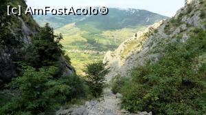 [P25] Satul Rimetea văzut dinspre partea de sus a Pietrei Secuiului. În fundal se vede Masivul Ardașcheia.  » foto by Lucien
 - 
<span class="allrVoted glyphicon glyphicon-heart hidden" id="av892156"></span>
<a class="m-l-10 hidden" id="sv892156" onclick="voting_Foto_DelVot(,892156,19767)" role="button">șterge vot <span class="glyphicon glyphicon-remove"></span></a>
<a id="v9892156" class=" c-red"  onclick="voting_Foto_SetVot(892156)" role="button"><span class="glyphicon glyphicon-heart-empty"></span> <b>LIKE</b> = Votează poza</a> <img class="hidden"  id="f892156W9" src="/imagini/loader.gif" border="0" /><span class="AjErrMes hidden" id="e892156ErM"></span>