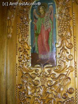 [P26] Mănăstirea Dealu - Interiorul bisericii. Sculptură în lemn, detaliu. » foto by iulianic
 - 
<span class="allrVoted glyphicon glyphicon-heart hidden" id="av1208882"></span>
<a class="m-l-10 hidden" id="sv1208882" onclick="voting_Foto_DelVot(,1208882,19770)" role="button">șterge vot <span class="glyphicon glyphicon-remove"></span></a>
<a id="v91208882" class=" c-red"  onclick="voting_Foto_SetVot(1208882)" role="button"><span class="glyphicon glyphicon-heart-empty"></span> <b>LIKE</b> = Votează poza</a> <img class="hidden"  id="f1208882W9" src="/imagini/loader.gif" border="0" /><span class="AjErrMes hidden" id="e1208882ErM"></span>