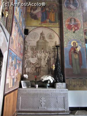 [P14] Mormântul lui Mihai Viteazul unde se află capul său, sculptor K. Stork » foto by Michi
 - 
<span class="allrVoted glyphicon glyphicon-heart hidden" id="av1384274"></span>
<a class="m-l-10 hidden" id="sv1384274" onclick="voting_Foto_DelVot(,1384274,19770)" role="button">șterge vot <span class="glyphicon glyphicon-remove"></span></a>
<a id="v91384274" class=" c-red"  onclick="voting_Foto_SetVot(1384274)" role="button"><span class="glyphicon glyphicon-heart-empty"></span> <b>LIKE</b> = Votează poza</a> <img class="hidden"  id="f1384274W9" src="/imagini/loader.gif" border="0" /><span class="AjErrMes hidden" id="e1384274ErM"></span>