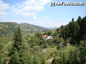 [P28] „Cascada Pişoaia” / Doamne, câtă linişte şi pace!  » foto by Utube
 - 
<span class="allrVoted glyphicon glyphicon-heart hidden" id="av410659"></span>
<a class="m-l-10 hidden" id="sv410659" onclick="voting_Foto_DelVot(,410659,19774)" role="button">șterge vot <span class="glyphicon glyphicon-remove"></span></a>
<a id="v9410659" class=" c-red"  onclick="voting_Foto_SetVot(410659)" role="button"><span class="glyphicon glyphicon-heart-empty"></span> <b>LIKE</b> = Votează poza</a> <img class="hidden"  id="f410659W9" src="/imagini/loader.gif" border="0" /><span class="AjErrMes hidden" id="e410659ErM"></span>