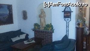 [P08] Statuetă în holul recepției de la Appartementhaus Sonne din Millstatt, Carinthia.  » foto by traian.leuca †
 - 
<span class="allrVoted glyphicon glyphicon-heart hidden" id="av700858"></span>
<a class="m-l-10 hidden" id="sv700858" onclick="voting_Foto_DelVot(,700858,19780)" role="button">șterge vot <span class="glyphicon glyphicon-remove"></span></a>
<a id="v9700858" class=" c-red"  onclick="voting_Foto_SetVot(700858)" role="button"><span class="glyphicon glyphicon-heart-empty"></span> <b>LIKE</b> = Votează poza</a> <img class="hidden"  id="f700858W9" src="/imagini/loader.gif" border="0" /><span class="AjErrMes hidden" id="e700858ErM"></span>
