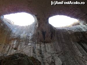 [P26] Prohodna Cave (sau Ochii lui Dumnezeu)  » foto by Testosu'
 - 
<span class="allrVoted glyphicon glyphicon-heart hidden" id="av703042"></span>
<a class="m-l-10 hidden" id="sv703042" onclick="voting_Foto_DelVot(,703042,19795)" role="button">șterge vot <span class="glyphicon glyphicon-remove"></span></a>
<a id="v9703042" class=" c-red"  onclick="voting_Foto_SetVot(703042)" role="button"><span class="glyphicon glyphicon-heart-empty"></span> <b>LIKE</b> = Votează poza</a> <img class="hidden"  id="f703042W9" src="/imagini/loader.gif" border="0" /><span class="AjErrMes hidden" id="e703042ErM"></span>