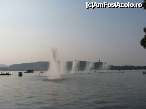 [P19] West Lake - fantanile muzicale » foto by mishu
 - 
<span class="allrVoted glyphicon glyphicon-heart hidden" id="av704766"></span>
<a class="m-l-10 hidden" id="sv704766" onclick="voting_Foto_DelVot(,704766,19821)" role="button">șterge vot <span class="glyphicon glyphicon-remove"></span></a>
<a id="v9704766" class=" c-red"  onclick="voting_Foto_SetVot(704766)" role="button"><span class="glyphicon glyphicon-heart-empty"></span> <b>LIKE</b> = Votează poza</a> <img class="hidden"  id="f704766W9" src="/imagini/loader.gif" border="0" /><span class="AjErrMes hidden" id="e704766ErM"></span>