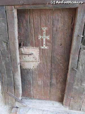 [P04] Poartă veche de acces în mănăstire.  » foto by tata123 🔱
 - 
<span class="allrVoted glyphicon glyphicon-heart hidden" id="av656610"></span>
<a class="m-l-10 hidden" id="sv656610" onclick="voting_Foto_DelVot(,656610,19874)" role="button">șterge vot <span class="glyphicon glyphicon-remove"></span></a>
<a id="v9656610" class=" c-red"  onclick="voting_Foto_SetVot(656610)" role="button"><span class="glyphicon glyphicon-heart-empty"></span> <b>LIKE</b> = Votează poza</a> <img class="hidden"  id="f656610W9" src="/imagini/loader.gif" border="0" /><span class="AjErrMes hidden" id="e656610ErM"></span>