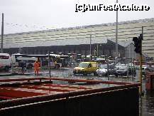 [P01] Termini, vazut de la o iesire din subterane. Nu era iesirea cea buna, asa ca am intrat din nou in mina. Undeva in stanga pozei e statia cu autobuze. » foto by TraianS
 - 
<span class="allrVoted glyphicon glyphicon-heart hidden" id="av180603"></span>
<a class="m-l-10 hidden" id="sv180603" onclick="voting_Foto_DelVot(,180603,19894)" role="button">șterge vot <span class="glyphicon glyphicon-remove"></span></a>
<a id="v9180603" class=" c-red"  onclick="voting_Foto_SetVot(180603)" role="button"><span class="glyphicon glyphicon-heart-empty"></span> <b>LIKE</b> = Votează poza</a> <img class="hidden"  id="f180603W9" src="/imagini/loader.gif" border="0" /><span class="AjErrMes hidden" id="e180603ErM"></span>