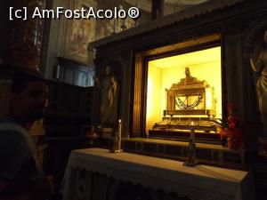 [P31] Lanțurile din Basilica San Pietro in Vincoli » foto by cloverina
 - 
<span class="allrVoted glyphicon glyphicon-heart hidden" id="av778365"></span>
<a class="m-l-10 hidden" id="sv778365" onclick="voting_Foto_DelVot(,778365,19894)" role="button">șterge vot <span class="glyphicon glyphicon-remove"></span></a>
<a id="v9778365" class=" c-red"  onclick="voting_Foto_SetVot(778365)" role="button"><span class="glyphicon glyphicon-heart-empty"></span> <b>LIKE</b> = Votează poza</a> <img class="hidden"  id="f778365W9" src="/imagini/loader.gif" border="0" /><span class="AjErrMes hidden" id="e778365ErM"></span>