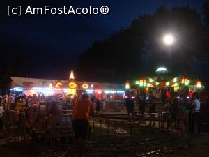 [P26] Un mic parc de distracții amenajat pe faleză; seara era foarte animat, în timp ce ziua părea a fi părăsit.  » foto by Floryn81
 - 
<span class="allrVoted glyphicon glyphicon-heart hidden" id="av790680"></span>
<a class="m-l-10 hidden" id="sv790680" onclick="voting_Foto_DelVot(,790680,19965)" role="button">șterge vot <span class="glyphicon glyphicon-remove"></span></a>
<a id="v9790680" class=" c-red"  onclick="voting_Foto_SetVot(790680)" role="button"><span class="glyphicon glyphicon-heart-empty"></span> <b>LIKE</b> = Votează poza</a> <img class="hidden"  id="f790680W9" src="/imagini/loader.gif" border="0" /><span class="AjErrMes hidden" id="e790680ErM"></span>