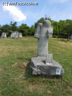 [P16] Tabara de sculptura Magura - Poiana cu sculpturi. » foto by iulianic
 - 
<span class="allrVoted glyphicon glyphicon-heart hidden" id="av1325664"></span>
<a class="m-l-10 hidden" id="sv1325664" onclick="voting_Foto_DelVot(,1325664,19973)" role="button">șterge vot <span class="glyphicon glyphicon-remove"></span></a>
<a id="v91325664" class=" c-red"  onclick="voting_Foto_SetVot(1325664)" role="button"><span class="glyphicon glyphicon-heart-empty"></span> <b>LIKE</b> = Votează poza</a> <img class="hidden"  id="f1325664W9" src="/imagini/loader.gif" border="0" /><span class="AjErrMes hidden" id="e1325664ErM"></span>