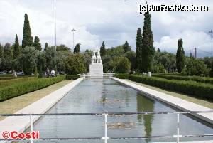 [P21] Vedere generală din Praça do Império, latura sudică » foto by Costi
 - 
<span class="allrVoted glyphicon glyphicon-heart hidden" id="av502180"></span>
<a class="m-l-10 hidden" id="sv502180" onclick="voting_Foto_DelVot(,502180,20047)" role="button">șterge vot <span class="glyphicon glyphicon-remove"></span></a>
<a id="v9502180" class=" c-red"  onclick="voting_Foto_SetVot(502180)" role="button"><span class="glyphicon glyphicon-heart-empty"></span> <b>LIKE</b> = Votează poza</a> <img class="hidden"  id="f502180W9" src="/imagini/loader.gif" border="0" /><span class="AjErrMes hidden" id="e502180ErM"></span>