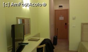 [P04] Camera în care am stat eu.  » foto by alinaro
 - 
<span class="allrVoted glyphicon glyphicon-heart hidden" id="av726141"></span>
<a class="m-l-10 hidden" id="sv726141" onclick="voting_Foto_DelVot(,726141,20115)" role="button">șterge vot <span class="glyphicon glyphicon-remove"></span></a>
<a id="v9726141" class=" c-red"  onclick="voting_Foto_SetVot(726141)" role="button"><span class="glyphicon glyphicon-heart-empty"></span> <b>LIKE</b> = Votează poza</a> <img class="hidden"  id="f726141W9" src="/imagini/loader.gif" border="0" /><span class="AjErrMes hidden" id="e726141ErM"></span>