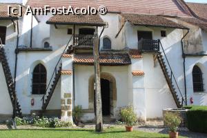 [P38] Hărman, Biserica Evanghelică Fortificată, Biserica Sf. Nicolae, Portalul și Camerele de pe peretele ei sudic exterior » foto by mprofeanu
 - 
<span class="allrVoted glyphicon glyphicon-heart hidden" id="av1414289"></span>
<a class="m-l-10 hidden" id="sv1414289" onclick="voting_Foto_DelVot(,1414289,20177)" role="button">șterge vot <span class="glyphicon glyphicon-remove"></span></a>
<a id="v91414289" class=" c-red"  onclick="voting_Foto_SetVot(1414289)" role="button"><span class="glyphicon glyphicon-heart-empty"></span> <b>LIKE</b> = Votează poza</a> <img class="hidden"  id="f1414289W9" src="/imagini/loader.gif" border="0" /><span class="AjErrMes hidden" id="e1414289ErM"></span>
