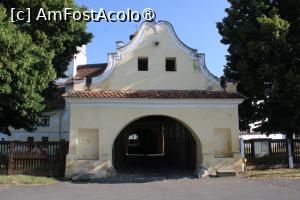 [P04] Hărman, Biserica Evanghelică Fortificată, Pasajul Boltit de la Intrare » foto by mprofeanu
 - 
<span class="allrVoted glyphicon glyphicon-heart hidden" id="av1414255"></span>
<a class="m-l-10 hidden" id="sv1414255" onclick="voting_Foto_DelVot(,1414255,20177)" role="button">șterge vot <span class="glyphicon glyphicon-remove"></span></a>
<a id="v91414255" class=" c-red"  onclick="voting_Foto_SetVot(1414255)" role="button"><span class="glyphicon glyphicon-heart-empty"></span> <b>LIKE</b> = Votează poza</a> <img class="hidden"  id="f1414255W9" src="/imagini/loader.gif" border="0" /><span class="AjErrMes hidden" id="e1414255ErM"></span>