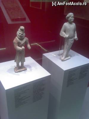 [P15] MNIR - expoziția Comorile Chinei - statuete reprezentând străini.  » foto by Dragoș_MD
 - 
<span class="allrVoted glyphicon glyphicon-heart hidden" id="av445298"></span>
<a class="m-l-10 hidden" id="sv445298" onclick="voting_Foto_DelVot(,445298,20188)" role="button">șterge vot <span class="glyphicon glyphicon-remove"></span></a>
<a id="v9445298" class=" c-red"  onclick="voting_Foto_SetVot(445298)" role="button"><span class="glyphicon glyphicon-heart-empty"></span> <b>LIKE</b> = Votează poza</a> <img class="hidden"  id="f445298W9" src="/imagini/loader.gif" border="0" /><span class="AjErrMes hidden" id="e445298ErM"></span>