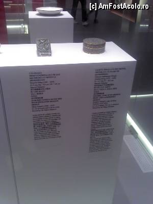 [P16] MNIR - expoziția Comorile Chinei - o călimară de jad și o casetă de bronz emailat.  » foto by Dragoș_MD
 - 
<span class="allrVoted glyphicon glyphicon-heart hidden" id="av445300"></span>
<a class="m-l-10 hidden" id="sv445300" onclick="voting_Foto_DelVot(,445300,20188)" role="button">șterge vot <span class="glyphicon glyphicon-remove"></span></a>
<a id="v9445300" class=" c-red"  onclick="voting_Foto_SetVot(445300)" role="button"><span class="glyphicon glyphicon-heart-empty"></span> <b>LIKE</b> = Votează poza</a> <img class="hidden"  id="f445300W9" src="/imagini/loader.gif" border="0" /><span class="AjErrMes hidden" id="e445300ErM"></span>