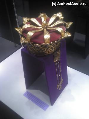 [P23] MNIR - Camera Tezaurului istoric, coroana reginei Maria a României, purtată la încoronarea de la Alba Iulia.  » foto by Dragoș_MD
 - 
<span class="allrVoted glyphicon glyphicon-heart hidden" id="av445315"></span>
<a class="m-l-10 hidden" id="sv445315" onclick="voting_Foto_DelVot(,445315,20188)" role="button">șterge vot <span class="glyphicon glyphicon-remove"></span></a>
<a id="v9445315" class=" c-red"  onclick="voting_Foto_SetVot(445315)" role="button"><span class="glyphicon glyphicon-heart-empty"></span> <b>LIKE</b> = Votează poza</a> <img class="hidden"  id="f445315W9" src="/imagini/loader.gif" border="0" /><span class="AjErrMes hidden" id="e445315ErM"></span>