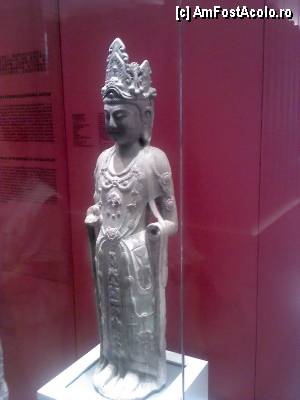 [P08] MNIR - expoziția Comorile Chinei - statuie de zeitate.  » foto by Dragoș_MD
 - 
<span class="allrVoted glyphicon glyphicon-heart hidden" id="av445278"></span>
<a class="m-l-10 hidden" id="sv445278" onclick="voting_Foto_DelVot(,445278,20188)" role="button">șterge vot <span class="glyphicon glyphicon-remove"></span></a>
<a id="v9445278" class=" c-red"  onclick="voting_Foto_SetVot(445278)" role="button"><span class="glyphicon glyphicon-heart-empty"></span> <b>LIKE</b> = Votează poza</a> <img class="hidden"  id="f445278W9" src="/imagini/loader.gif" border="0" /><span class="AjErrMes hidden" id="e445278ErM"></span>