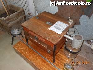 [P27] Casa memorială Tudor Arghezi - 'Potigraful Mărţişor', interior. Incubator.  » foto by iulianic
 - 
<span class="allrVoted glyphicon glyphicon-heart hidden" id="av502580"></span>
<a class="m-l-10 hidden" id="sv502580" onclick="voting_Foto_DelVot(,502580,20190)" role="button">șterge vot <span class="glyphicon glyphicon-remove"></span></a>
<a id="v9502580" class=" c-red"  onclick="voting_Foto_SetVot(502580)" role="button"><span class="glyphicon glyphicon-heart-empty"></span> <b>LIKE</b> = Votează poza</a> <img class="hidden"  id="f502580W9" src="/imagini/loader.gif" border="0" /><span class="AjErrMes hidden" id="e502580ErM"></span>