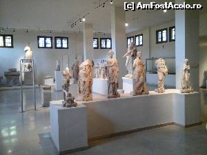 [P02] Membrii familiei lui Asklepios, în spatele lor, măreaţa Isis Tyche » foto by irinad
 - 
<span class="allrVoted glyphicon glyphicon-heart hidden" id="av632237"></span>
<a class="m-l-10 hidden" id="sv632237" onclick="voting_Foto_DelVot(,632237,20200)" role="button">șterge vot <span class="glyphicon glyphicon-remove"></span></a>
<a id="v9632237" class=" c-red"  onclick="voting_Foto_SetVot(632237)" role="button"><span class="glyphicon glyphicon-heart-empty"></span> <b>LIKE</b> = Votează poza</a> <img class="hidden"  id="f632237W9" src="/imagini/loader.gif" border="0" /><span class="AjErrMes hidden" id="e632237ErM"></span>