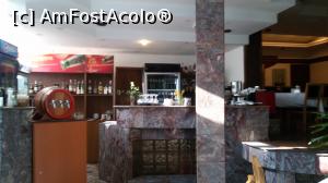 [P34] Acesta este barul din incinta restaurantului.  » foto by Floryn81
 - 
<span class="allrVoted glyphicon glyphicon-heart hidden" id="av732907"></span>
<a class="m-l-10 hidden" id="sv732907" onclick="voting_Foto_DelVot(,732907,20207)" role="button">șterge vot <span class="glyphicon glyphicon-remove"></span></a>
<a id="v9732907" class=" c-red"  onclick="voting_Foto_SetVot(732907)" role="button"><span class="glyphicon glyphicon-heart-empty"></span> <b>LIKE</b> = Votează poza</a> <img class="hidden"  id="f732907W9" src="/imagini/loader.gif" border="0" /><span class="AjErrMes hidden" id="e732907ErM"></span>