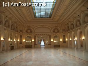 [P22] Cazinoul Sinaia - sala oglinzilor - o sala grandioasa cu plafonul tip vitraliu » foto by mishu
 - 
<span class="allrVoted glyphicon glyphicon-heart hidden" id="av734932"></span>
<a class="m-l-10 hidden" id="sv734932" onclick="voting_Foto_DelVot(,734932,20240)" role="button">șterge vot <span class="glyphicon glyphicon-remove"></span></a>
<a id="v9734932" class=" c-red"  onclick="voting_Foto_SetVot(734932)" role="button"><span class="glyphicon glyphicon-heart-empty"></span> <b>LIKE</b> = Votează poza</a> <img class="hidden"  id="f734932W9" src="/imagini/loader.gif" border="0" /><span class="AjErrMes hidden" id="e734932ErM"></span>