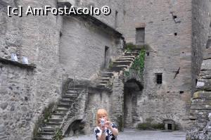 [P06] Castelul Fenis – Valle d'Aosta, in spatele meu scara de acces catre unul din turnurile rotunde.  » foto by Diaura*
 - 
<span class="allrVoted glyphicon glyphicon-heart hidden" id="av1058841"></span>
<a class="m-l-10 hidden" id="sv1058841" onclick="voting_Foto_DelVot(,1058841,20284)" role="button">șterge vot <span class="glyphicon glyphicon-remove"></span></a>
<a id="v91058841" class=" c-red"  onclick="voting_Foto_SetVot(1058841)" role="button"><span class="glyphicon glyphicon-heart-empty"></span> <b>LIKE</b> = Votează poza</a> <img class="hidden"  id="f1058841W9" src="/imagini/loader.gif" border="0" /><span class="AjErrMes hidden" id="e1058841ErM"></span>