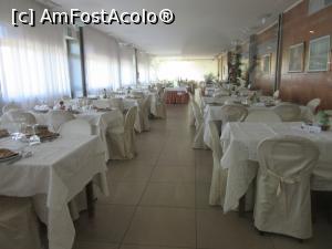 [P16] Restaurantul » foto by Michi
 - 
<span class="allrVoted glyphicon glyphicon-heart hidden" id="av740159"></span>
<a class="m-l-10 hidden" id="sv740159" onclick="voting_Foto_DelVot(,740159,20308)" role="button">șterge vot <span class="glyphicon glyphicon-remove"></span></a>
<a id="v9740159" class=" c-red"  onclick="voting_Foto_SetVot(740159)" role="button"><span class="glyphicon glyphicon-heart-empty"></span> <b>LIKE</b> = Votează poza</a> <img class="hidden"  id="f740159W9" src="/imagini/loader.gif" border="0" /><span class="AjErrMes hidden" id="e740159ErM"></span>