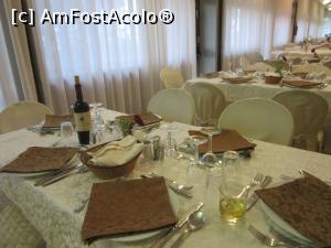 [P20] Masa noastră cu sticla de vin şi foaia de hârtie de bifat » foto by Michi
 - 
<span class="allrVoted glyphicon glyphicon-heart hidden" id="av740163"></span>
<a class="m-l-10 hidden" id="sv740163" onclick="voting_Foto_DelVot(,740163,20308)" role="button">șterge vot <span class="glyphicon glyphicon-remove"></span></a>
<a id="v9740163" class=" c-red"  onclick="voting_Foto_SetVot(740163)" role="button"><span class="glyphicon glyphicon-heart-empty"></span> <b>LIKE</b> = Votează poza</a> <img class="hidden"  id="f740163W9" src="/imagini/loader.gif" border="0" /><span class="AjErrMes hidden" id="e740163ErM"></span>