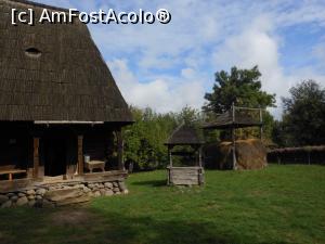 [P08] Muzeul Satului Maramureșean - Acareturi în curte. » foto by iulianic
 - 
<span class="allrVoted glyphicon glyphicon-heart hidden" id="av1336126"></span>
<a class="m-l-10 hidden" id="sv1336126" onclick="voting_Foto_DelVot(,1336126,20342)" role="button">șterge vot <span class="glyphicon glyphicon-remove"></span></a>
<a id="v91336126" class=" c-red"  onclick="voting_Foto_SetVot(1336126)" role="button"><span class="glyphicon glyphicon-heart-empty"></span> <b>LIKE</b> = Votează poza</a> <img class="hidden"  id="f1336126W9" src="/imagini/loader.gif" border="0" /><span class="AjErrMes hidden" id="e1336126ErM"></span>