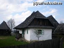 [P17] Muzeul Satului Maramuresean - casa ungureasca. » foto by presario
 - 
<span class="allrVoted glyphicon glyphicon-heart hidden" id="av64228"></span>
<a class="m-l-10 hidden" id="sv64228" onclick="voting_Foto_DelVot(,64228,20342)" role="button">șterge vot <span class="glyphicon glyphicon-remove"></span></a>
<a id="v964228" class=" c-red"  onclick="voting_Foto_SetVot(64228)" role="button"><span class="glyphicon glyphicon-heart-empty"></span> <b>LIKE</b> = Votează poza</a> <img class="hidden"  id="f64228W9" src="/imagini/loader.gif" border="0" /><span class="AjErrMes hidden" id="e64228ErM"></span>