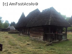 [P35] 35. „Casa Stan”, în planul al doilea, din Săpânța, datează din secolul al XVII-lea » foto by msnd
 - 
<span class="allrVoted glyphicon glyphicon-heart hidden" id="av1020656"></span>
<a class="m-l-10 hidden" id="sv1020656" onclick="voting_Foto_DelVot(,1020656,20342)" role="button">șterge vot <span class="glyphicon glyphicon-remove"></span></a>
<a id="v91020656" class=" c-red"  onclick="voting_Foto_SetVot(1020656)" role="button"><span class="glyphicon glyphicon-heart-empty"></span> <b>LIKE</b> = Votează poza</a> <img class="hidden"  id="f1020656W9" src="/imagini/loader.gif" border="0" /><span class="AjErrMes hidden" id="e1020656ErM"></span>