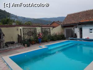 [P08] Piscina destul de mare şi bijuteria de căţel.  » foto by marius gaudi*
 - 
<span class="allrVoted glyphicon glyphicon-heart hidden" id="av827906"></span>
<a class="m-l-10 hidden" id="sv827906" onclick="voting_Foto_DelVot(,827906,20465)" role="button">șterge vot <span class="glyphicon glyphicon-remove"></span></a>
<a id="v9827906" class=" c-red"  onclick="voting_Foto_SetVot(827906)" role="button"><span class="glyphicon glyphicon-heart-empty"></span> <b>LIKE</b> = Votează poza</a> <img class="hidden"  id="f827906W9" src="/imagini/loader.gif" border="0" /><span class="AjErrMes hidden" id="e827906ErM"></span>